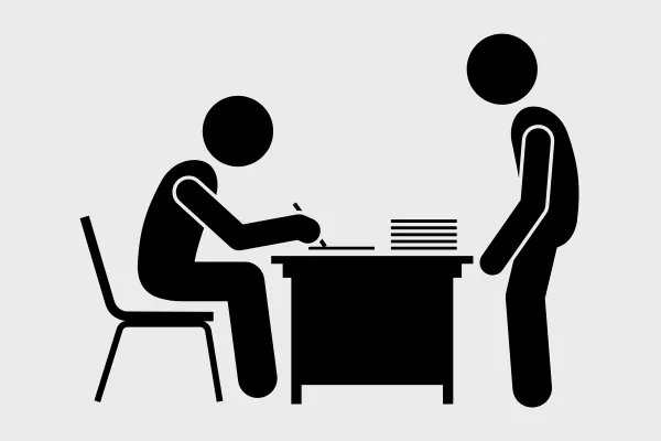 Student receiving admission support